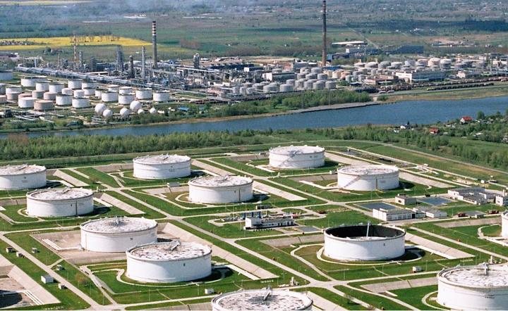 Terminal Naftowy Gdańsk: rusza budowa pięciu nowych zbiorników na ropę