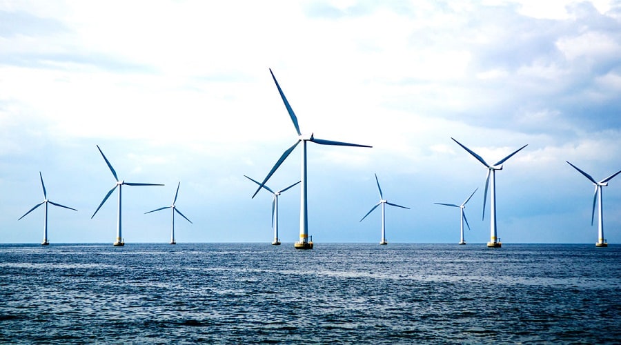 Morskie farmy wiatrowe w Polsce mogą dać 77 tys. miejsc pracy i 60 mld zł PKB [ANALIZA]