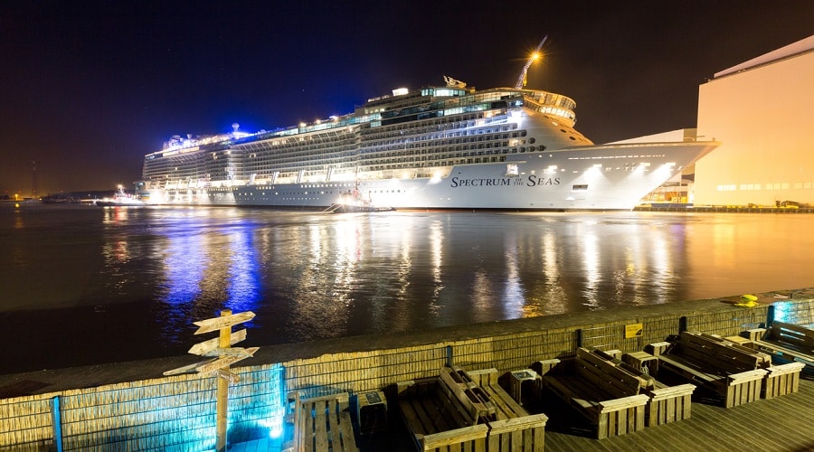 Nowy statek wycieczkowy ze stoczni Meyer Werft dzisiaj odpływa do Azji / Portal Stoczniowy