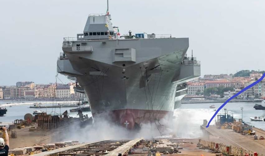 LHD Triest zwodowany