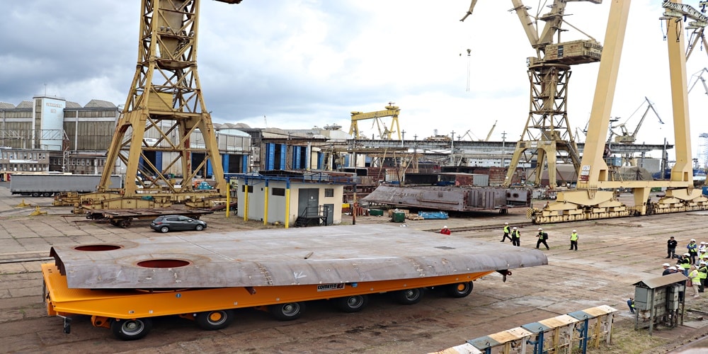 Platforma do transportu ładunków ponadwymiarowych w Stoczni Szczecińskiej