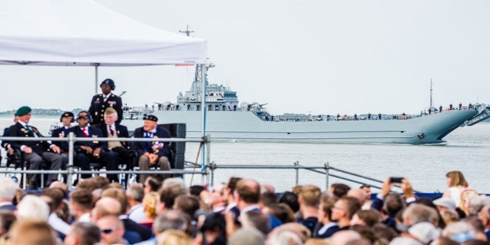 ORP Poznań na paradzie morskiej w Holandii