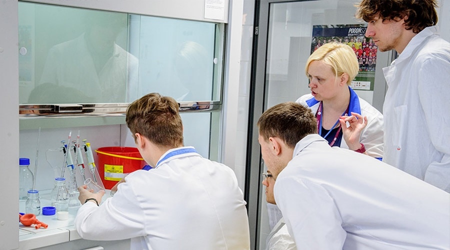 Uniwersytet Szczeciński w walce z pandemią COVID-19 – kreatywni naukowcy