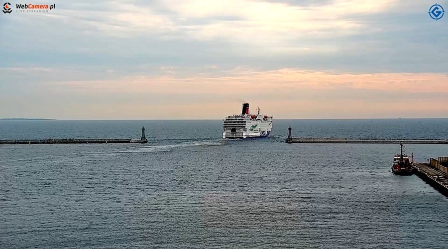 Prom do Karlskrony wypłynął z portu Gdynia; groźny pasażer trafił do szpitala