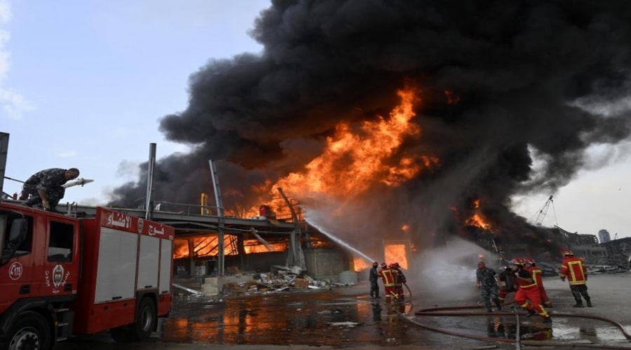 Pożar w porcie w Bejrucie częściowo ugaszony
