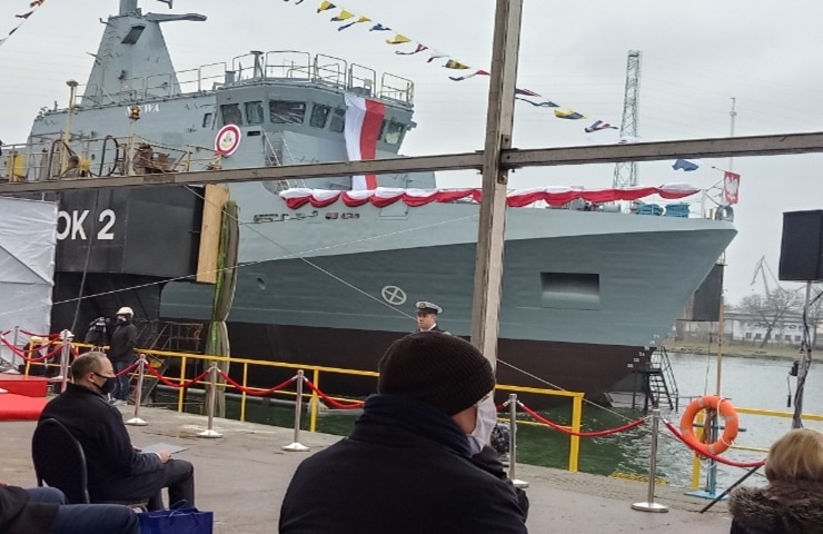 Wodowanie oraz chrzest ORP MEWA i H-13 PRZEMKO / Portal Stoczniowy