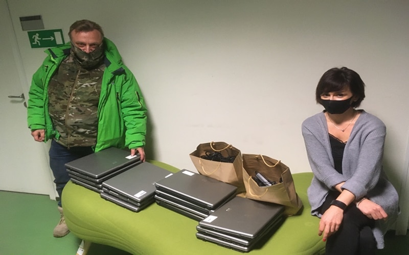 Akademia Marynarki Wojennej pozyskała 26 komputerów dla dzieci do nauki zdalnej