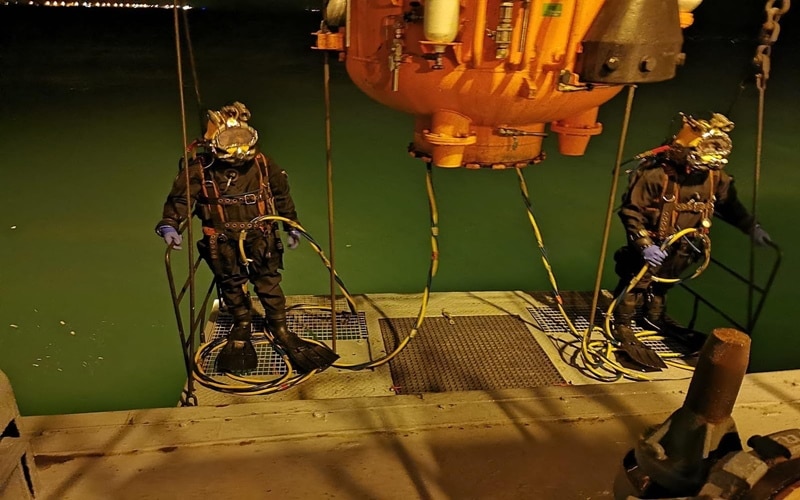 Głębokie nurkowania z pokładu okrętu