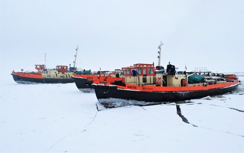 Wisła w rejonie Kępy Polskiej przekroczyła stan alarmowy – do akcji ruszyły lodołamacze