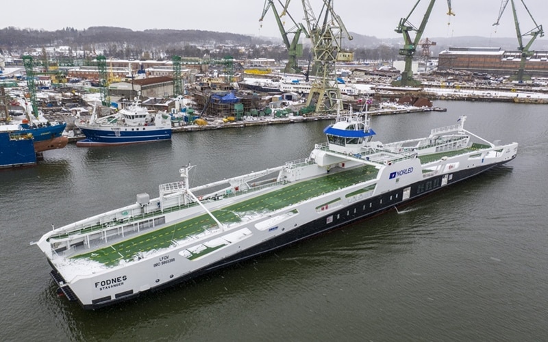 Ze stoczni Remontowa Shipbuilding odpłynął prom hybrydowy „Fodnes”