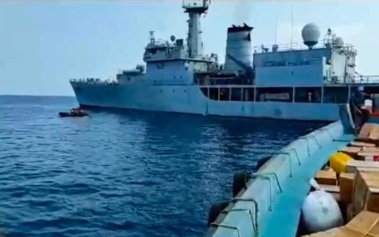 Indyjska marynarka wojenna angażuje się w walkę z Covid oraz dostawy tlenu