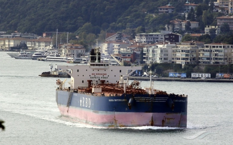 Płynący pod włoską flagą tankowiec spowolnił ruch na Kanale Sueskim