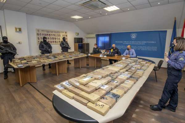 Chorwacka policja udaremniła przemyt kokainy [WIDEO]