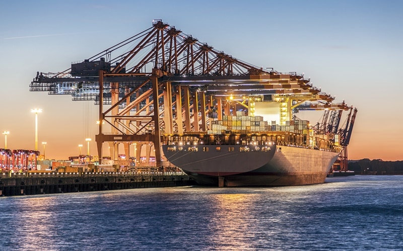 Indie znoszą opłaty portowe dla statków przewożących zapasy tlenu