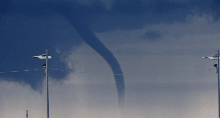 Trąba wodna nad Zatoką Pucką [WIDEO]