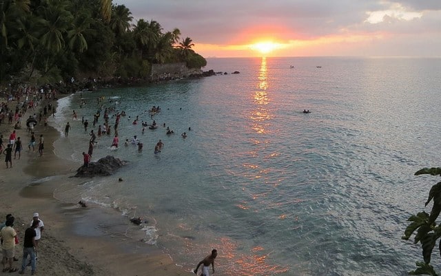 Komory: „Morskie cmentarzysko” tysięcy uchodźców, Covid-19 pogłębia podziały