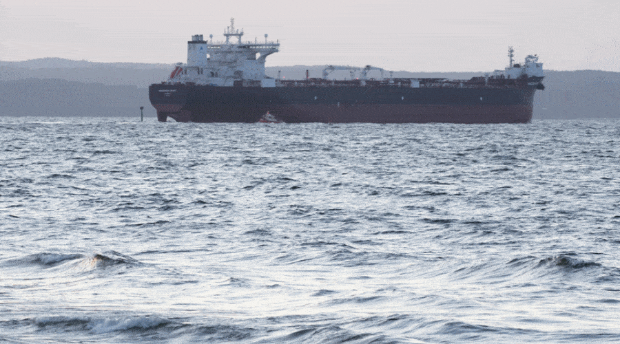 Izrael oskarża Iran o atak na tankowiec i zamierza stanowczo odpowiedzieć