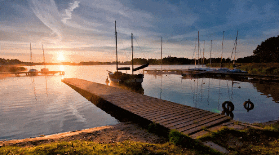 Na jeziorze Wigry wywracały się żaglówki, interweniowali ratownicy