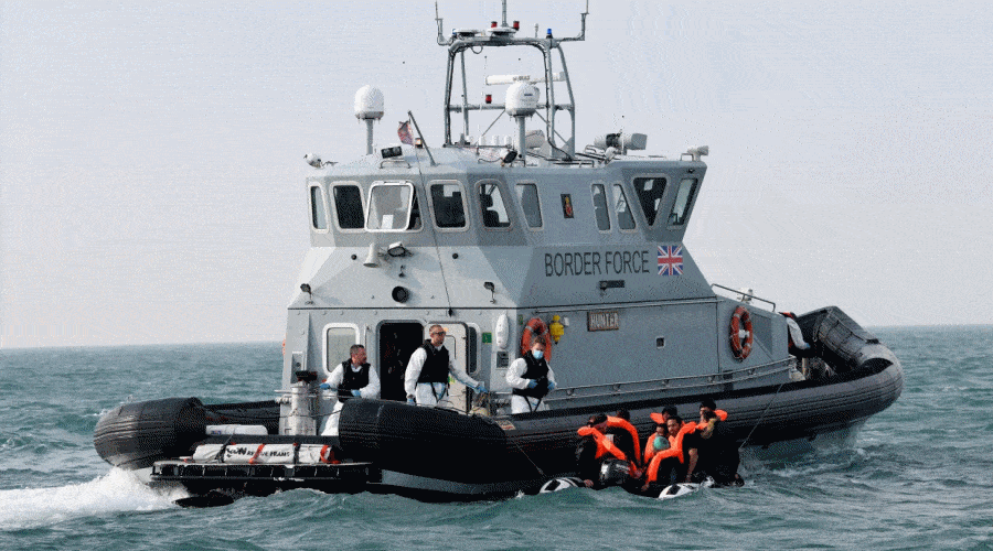 W. Brytania: straż graniczna ma zawracać łodzie z nielegalnymi imigrantami