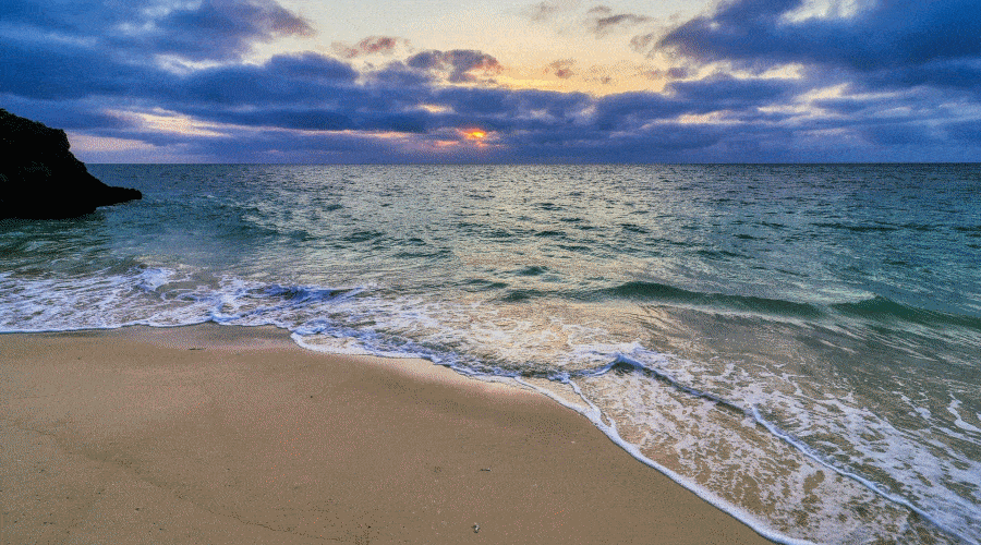 Światowy Dzień Morza: Instytucje związane z gospodarka morską podświetlono na niebiesko