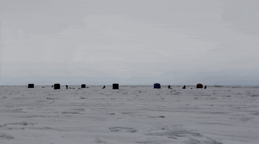 27 osób uratowanych z kry lodowej dryfującej po jeziorze Michigan