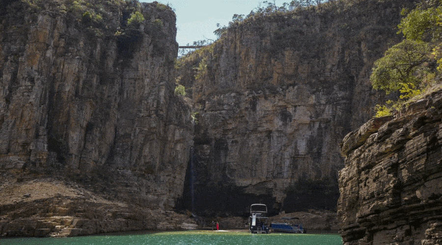 Co najmniej 6 ofiar śmiertelnych osunięcia się bloku skalnego na jeziorze
