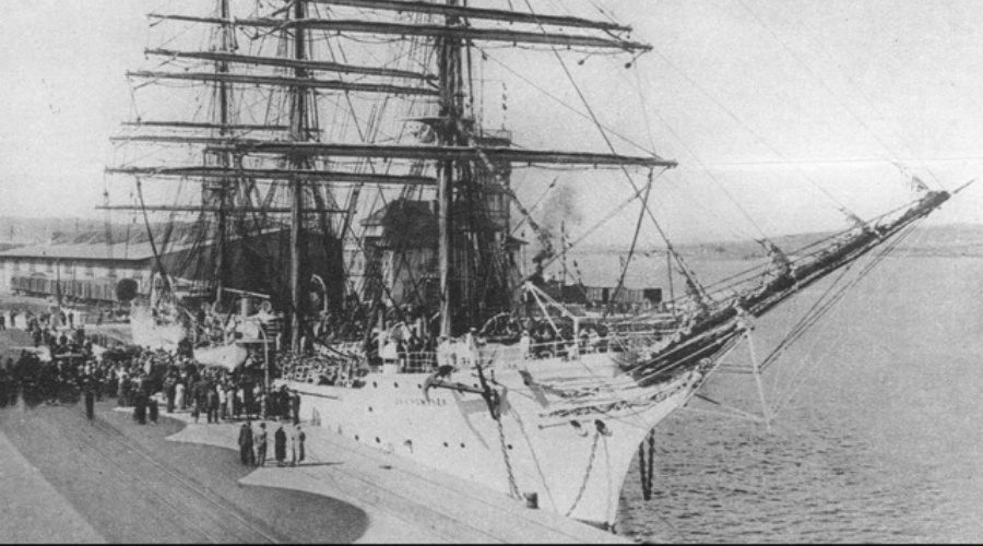 Port Gdynia ma 100 lat.  Poznaj niezwykłe losy projektu powstałego z marzeń / Portal Stoczniowy