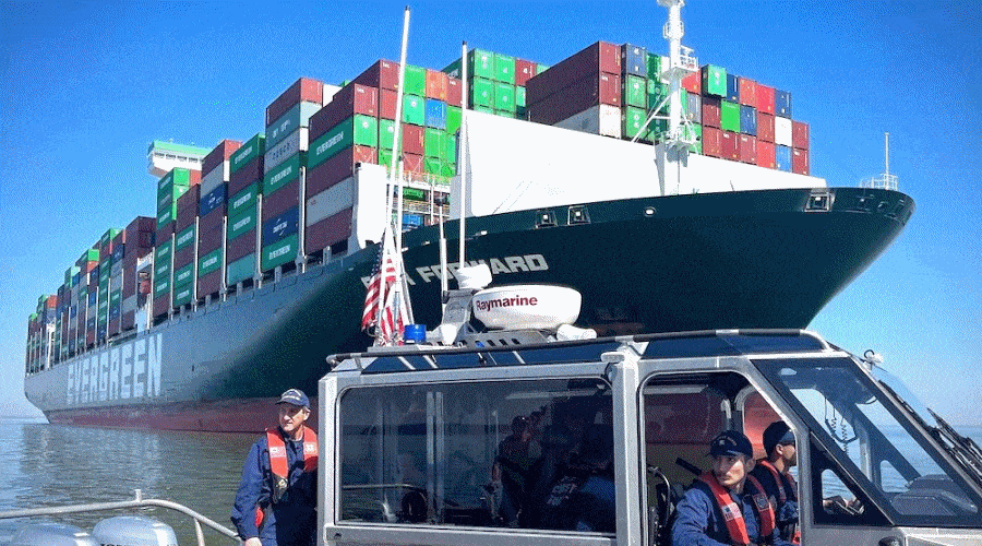 Kontenerowiec Ever Forward utknął na wschodnim wybrzeżu USA / Portal Stoczniowy