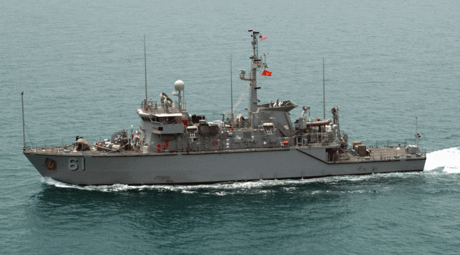 Turecka marynarka wojenna neutralizuje dryfującą minę morską na Morzu Czarnym / Portal Stoczniowy