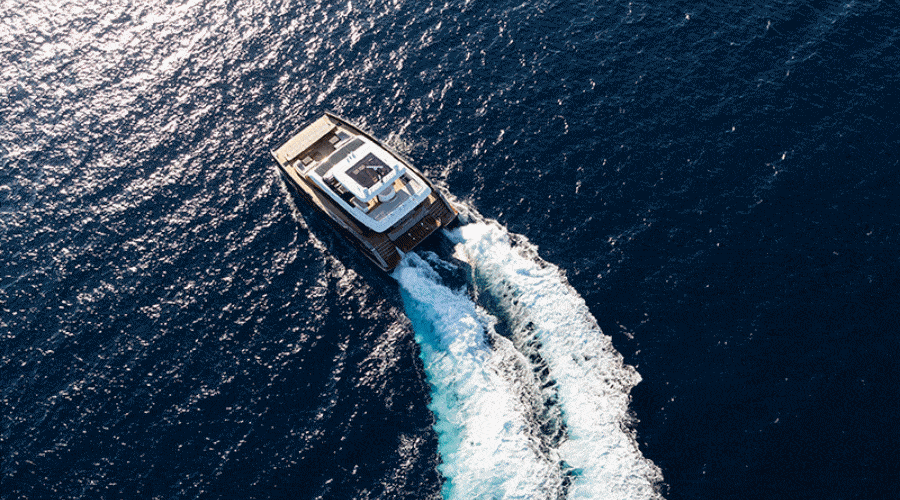 80 Sunreef Power Manta zwodowany