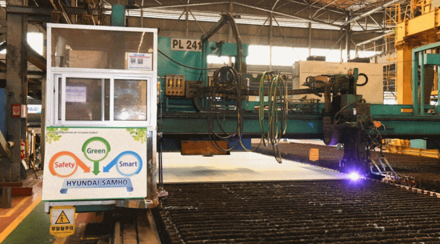 Cięcie stali pod trzeci gazowiec we flocie PGNiG