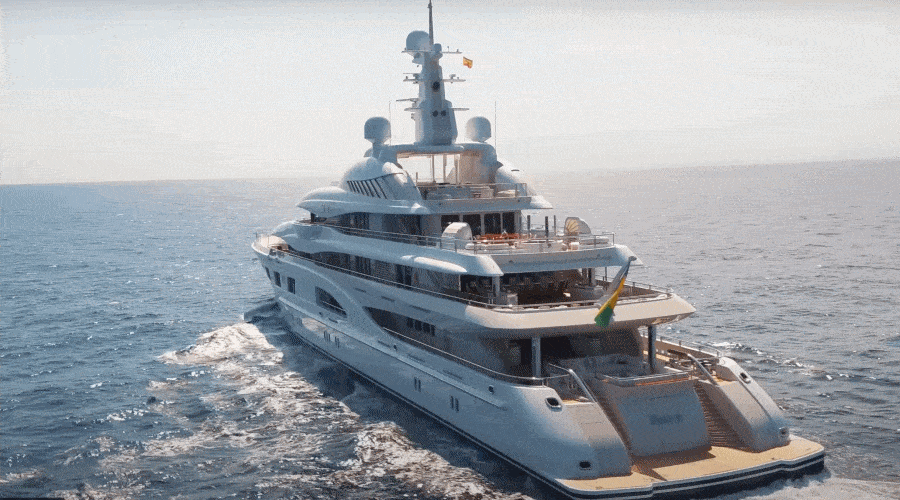 Rosyjski jacht zajęty przez sąd w Barcelonie