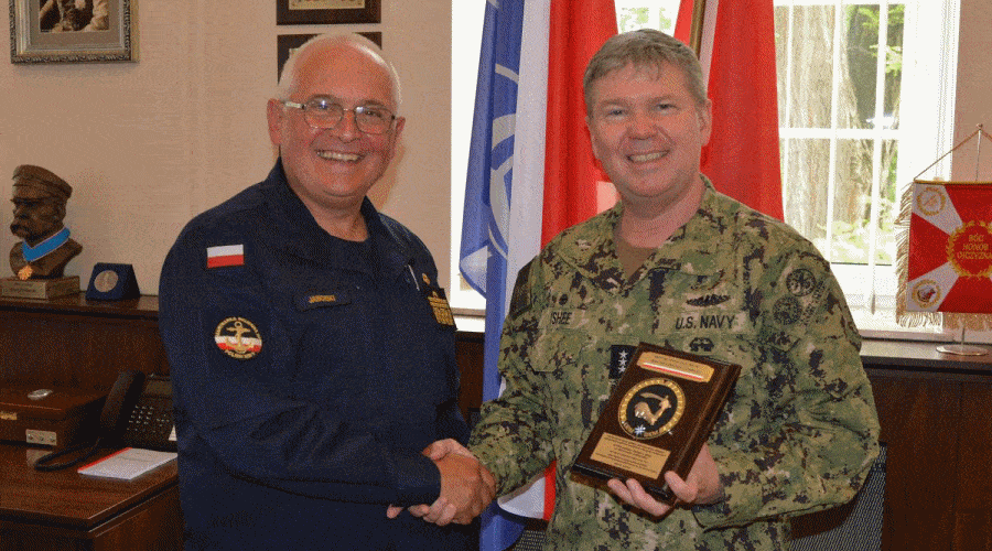 Dowódca 6 Floty US Navy / Portal Stoczniowy