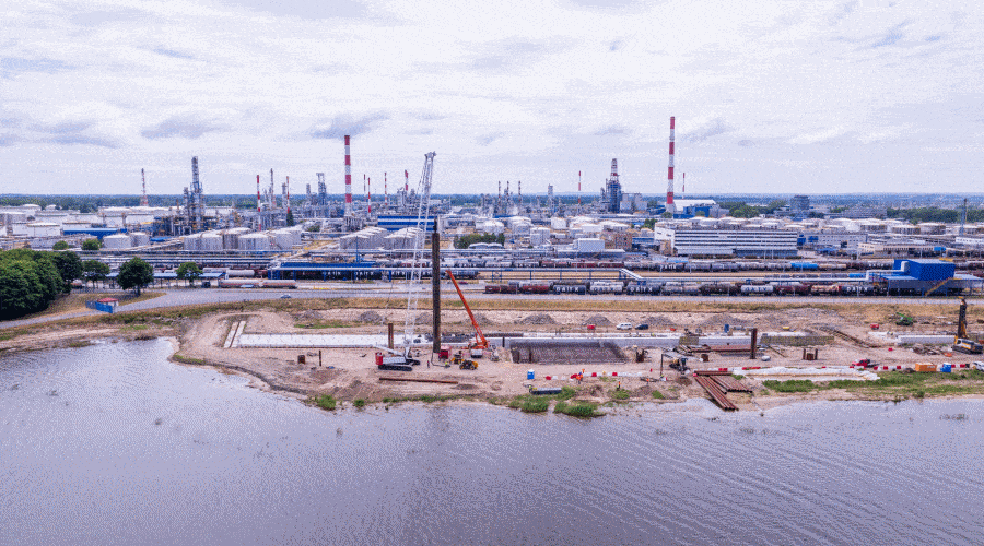 Morski Terminal Przeładunkowy / Portal Stoczniowy