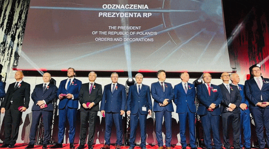 Odznaczenia państwowe dla zasłużonych w przemyśle obronnym / Portal Stoczniowy