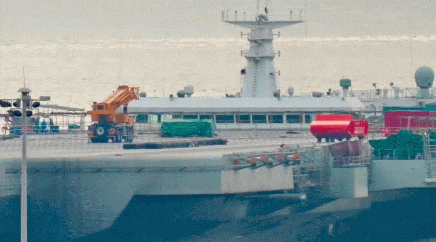 Przełomowe katapulty elektromagnetyczne na lotniskowcu ChRL / Portal Stoczniowy