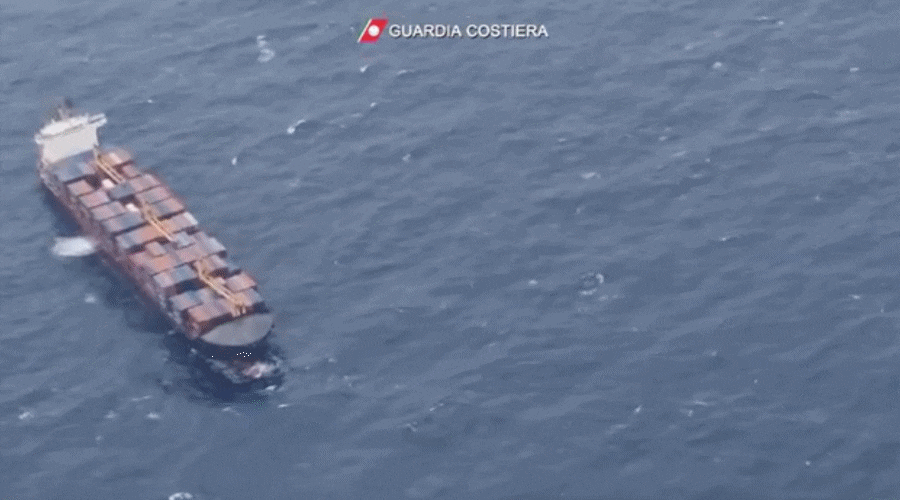 Kolizja dwóch statków u wybrzeży Sycylii / Portal Stoczniowy