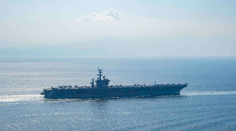 Morze Czerwone: Lotniskowiec USS Dwight Eisenhower na straży bezpieczeństwa / Portal Stoczniowy