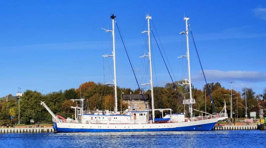 „Oceania” uratowana: ministerstwo przyznaje dodatkowe środki / Portal Stoczniowy