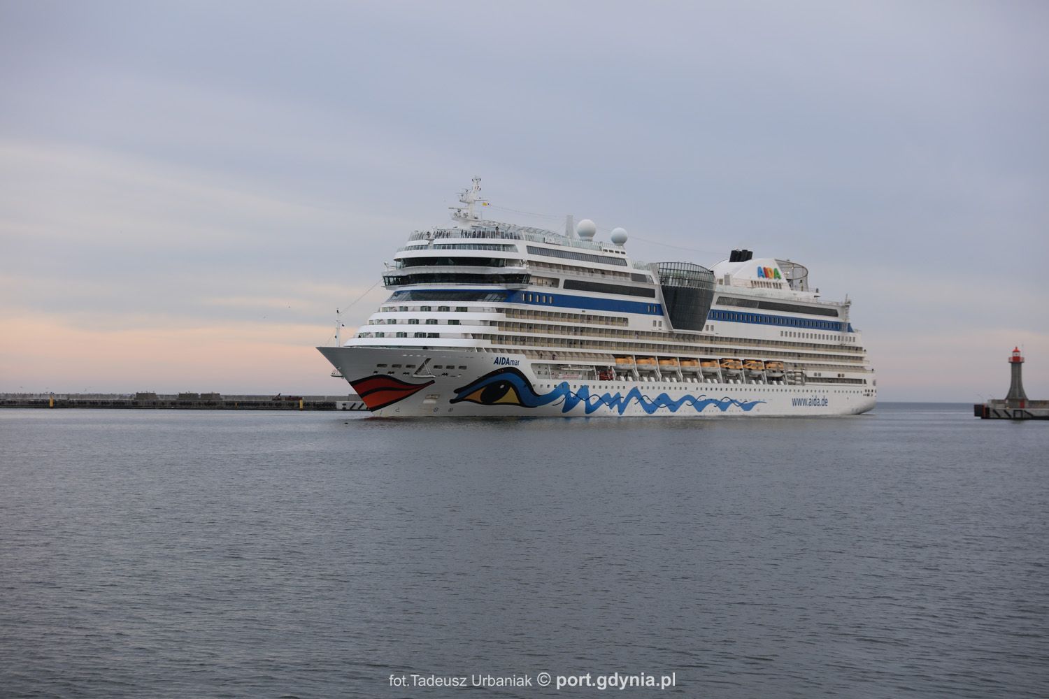 AIDAmar otwiera sezon wycieczkowców w Porcie Gdynia / Portal Stoczniowy