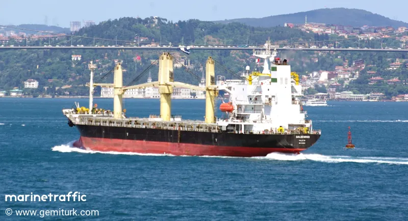 Irański drobnicowiec Elyana objęty sankcjami przechodzi przez Kanał Sueski / Portal Stoczniowy