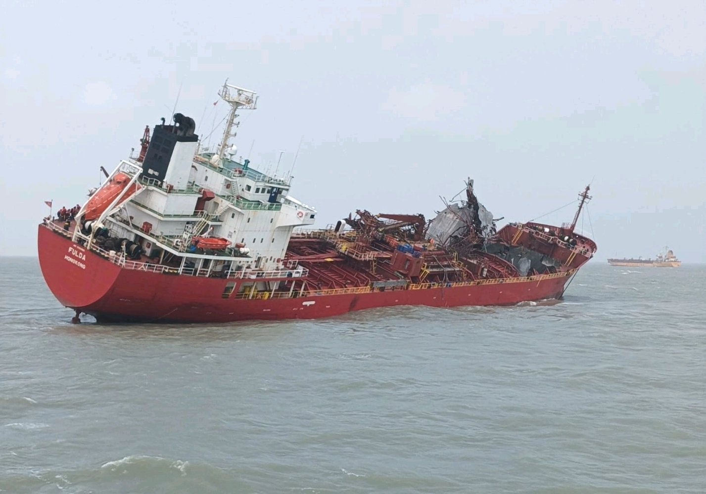 Eksplozja na tankowcu Fulda u wybrzeży Indii / Portal Stoczniowy