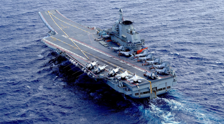 Chińskie lotniskowce coraz śmielej rzucają wyzwanie dominacji USA na Pacyfiku / Portal Stoczniowy