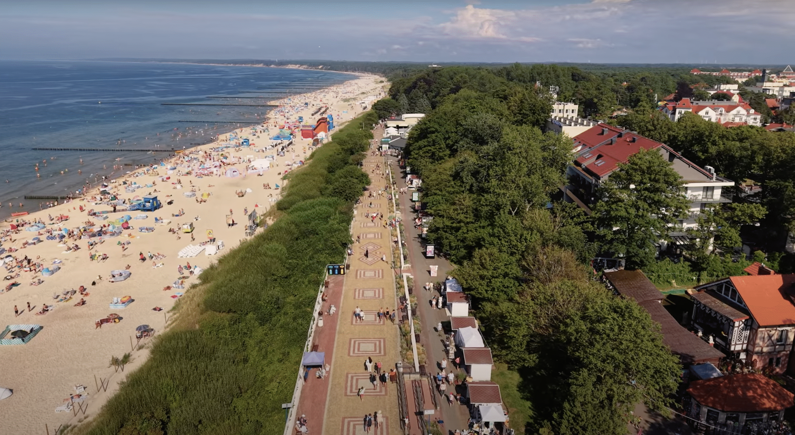 Ostatni wakacyjny weekend w Ustce. Miasto plaż i nowego portu / Portal Stoczniowy